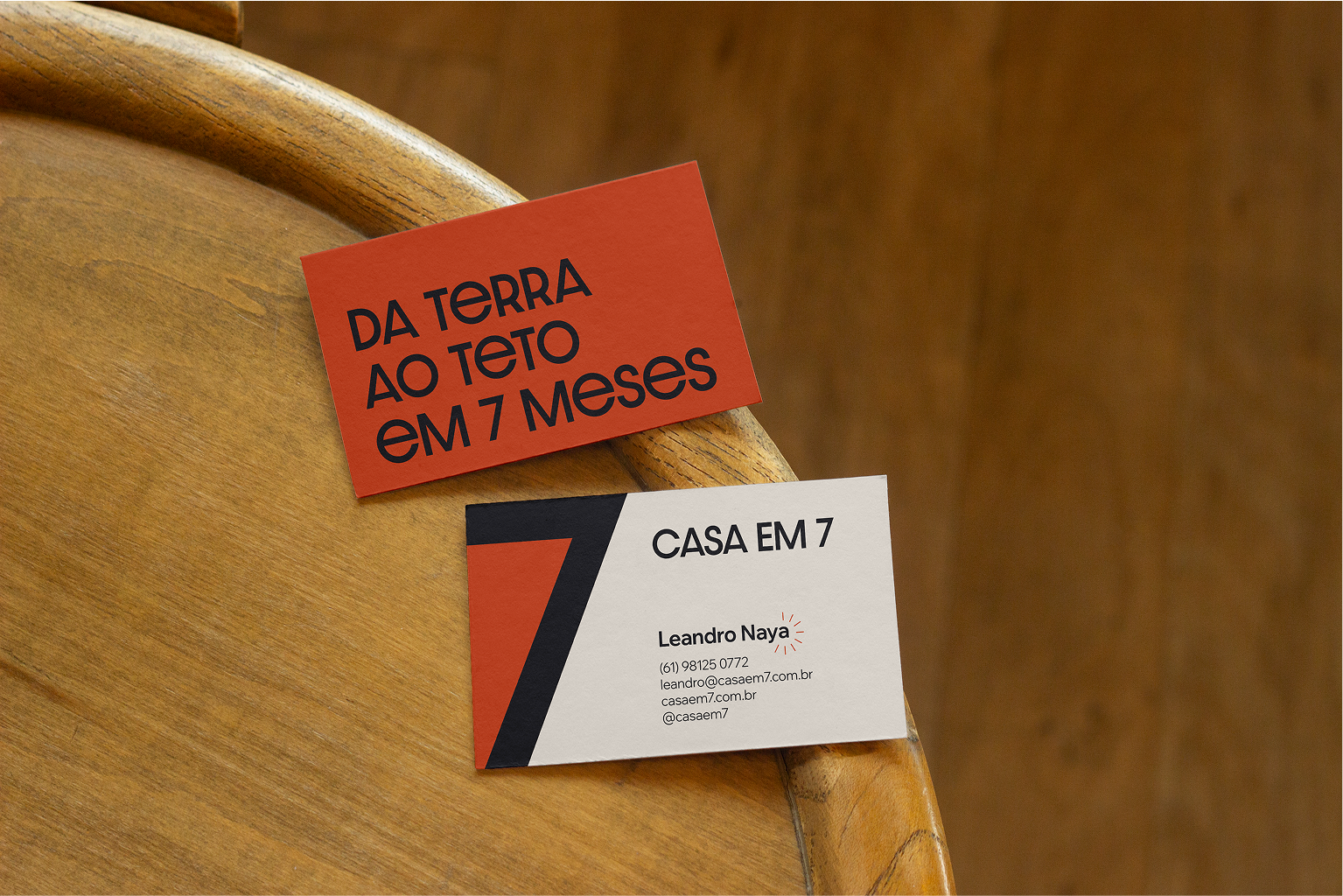 casa em 7 mockup cartão de visitas