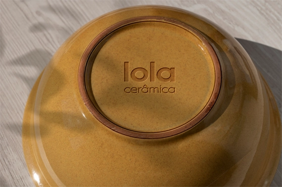 lola-mockup-logotipo-1